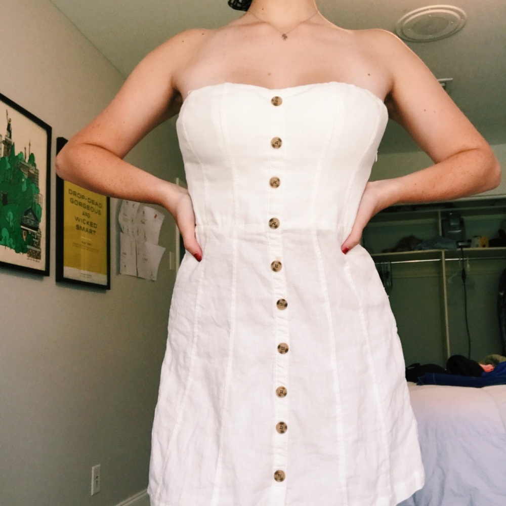 Strapless cream mini dress💫